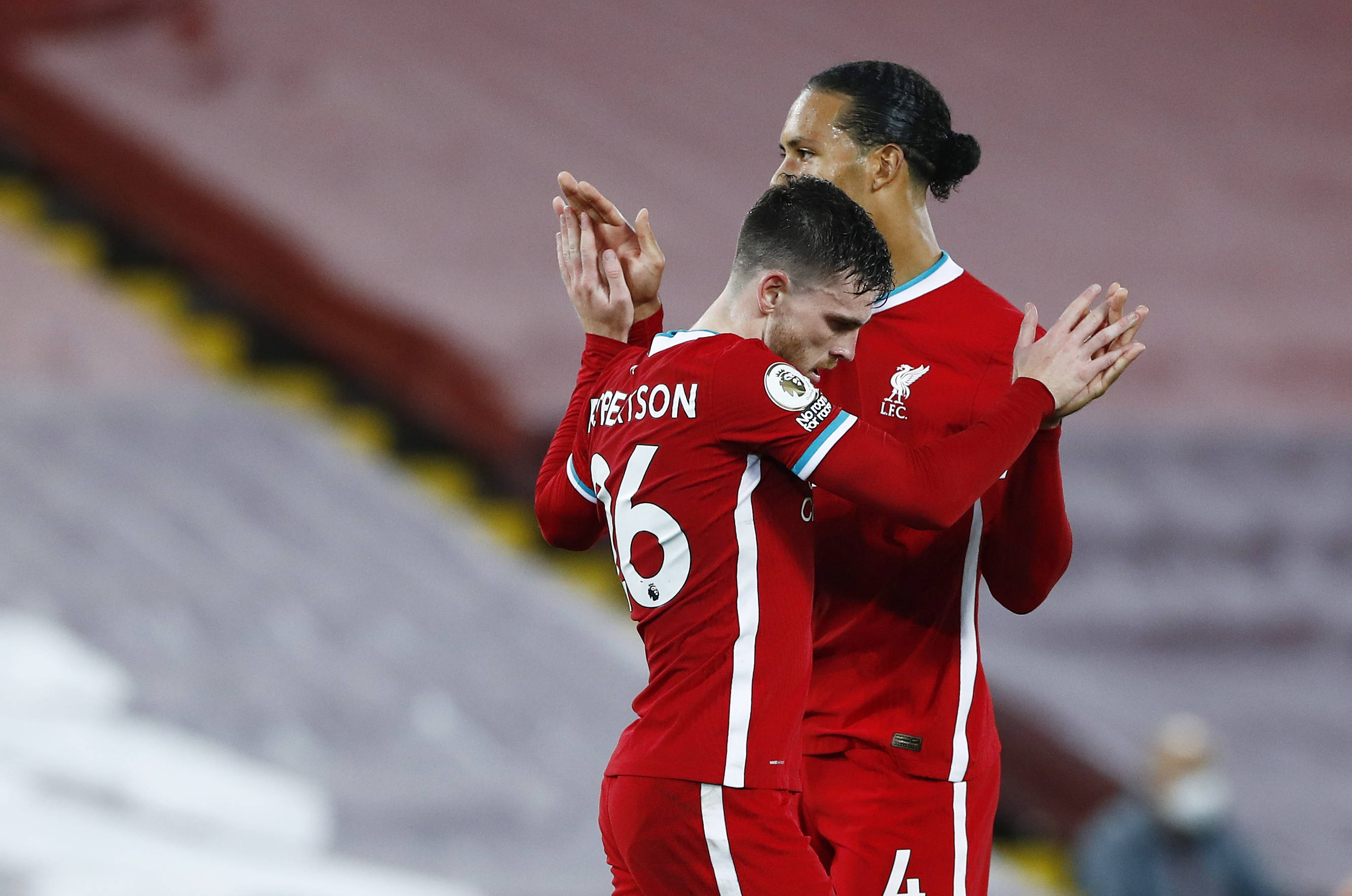 携女儿出现 携女儿出现